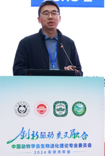 钟伯坚教授.jpg